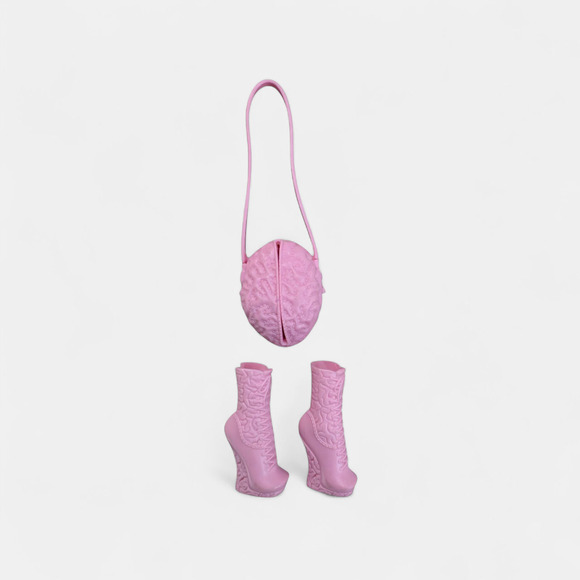 Pre-owned Monster High Moanica D'Kay Monstrous Rivals Pink Brain Purse & Boots - Picture 1 of 4